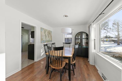 Tiny photo for 425 Wakeman Avenue, Wheaton, IL 60187 (MLS # 12556601)