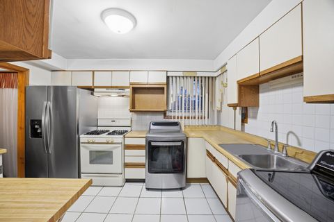 Tiny photo for 9748 S Van Vlissingen Road, Chicago, IL 60617 (MLS # 12551324)