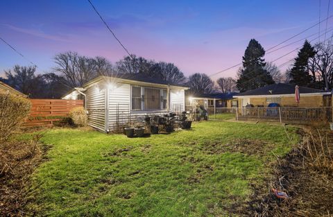 Tiny photo for 9748 S Van Vlissingen Road, Chicago, IL 60617 (MLS # 12551324)