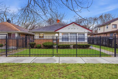 Photo of 9748 S Van Vlissingen Road, Chicago, IL 60617 (MLS # 12551324)