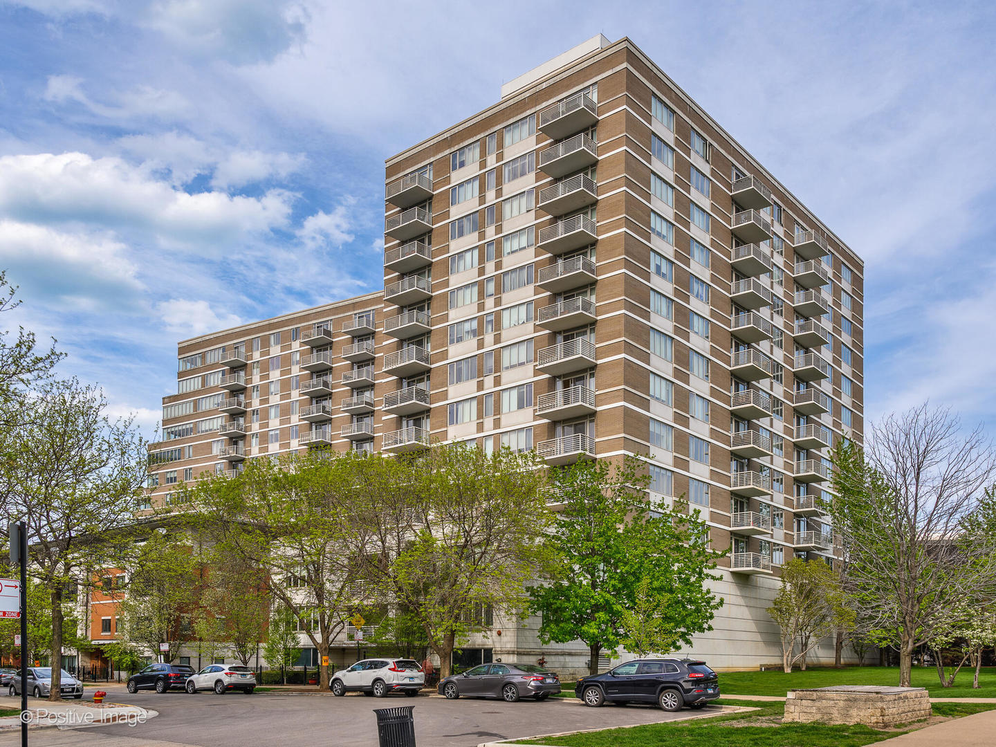 1515 S Prairie Avenue 1306