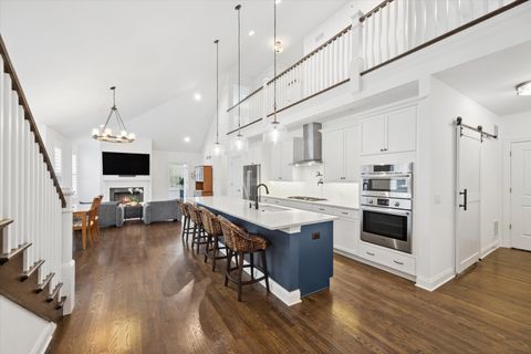 Tiny photo for 5531 Barton Lane, Hinsdale, IL 60521 (MLS # 12635772)