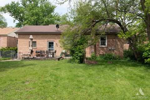 Tiny photo for 18625 Homewood Avenue, Homewood, IL 60430 (MLS # 12663209)