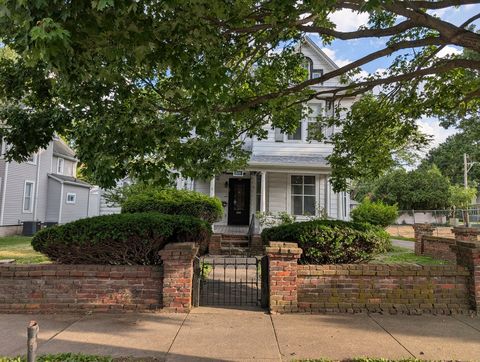 Photo of 509 W Springfield Avenue, Champaign, IL 61820 (MLS # 12671094)