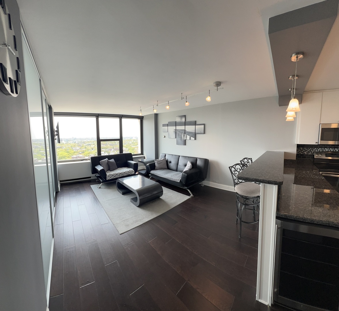 1850 N Clark Street 2106