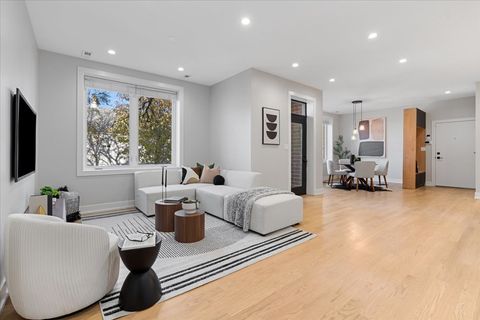 Tiny photo for 3653 W Barry Avenue #2W, Chicago, IL 60618 (MLS # 12516365)