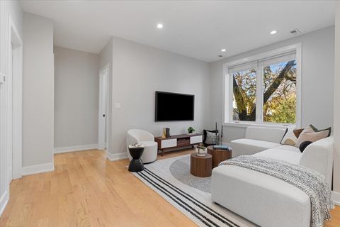 Tiny photo for 3653 W Barry Avenue #2W, Chicago, IL 60618 (MLS # 12516365)