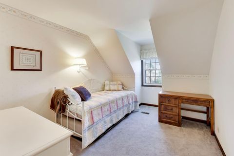 Tiny photo for 211 Woody Way, Oakwood Hills, IL 60013 (MLS # 12589198)