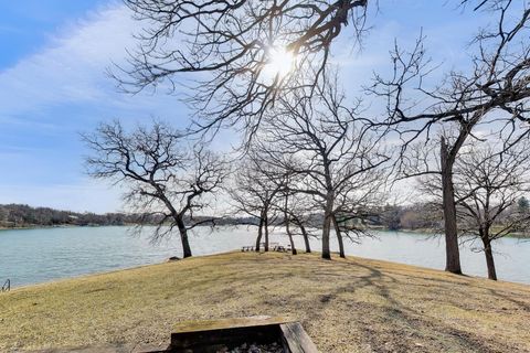 Tiny photo for 211 Woody Way, Oakwood Hills, IL 60013 (MLS # 12589198)