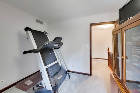 Tiny photo for 211 Woody Way, Oakwood Hills, IL 60013 (MLS # 12589198)