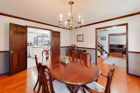 Tiny photo for 211 Woody Way, Oakwood Hills, IL 60013 (MLS # 12589198)