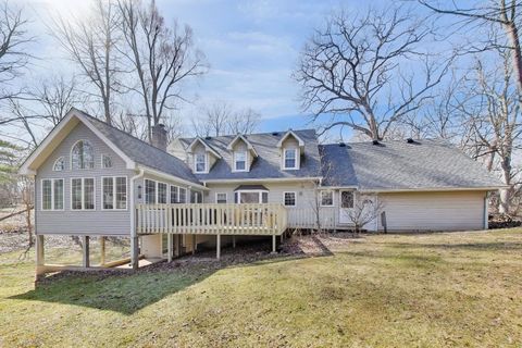 Tiny photo for 211 Woody Way, Oakwood Hills, IL 60013 (MLS # 12589198)