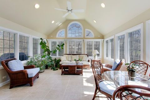 Tiny photo for 211 Woody Way, Oakwood Hills, IL 60013 (MLS # 12589198)