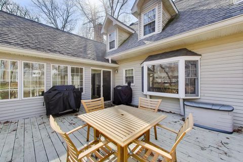 Tiny photo for 211 Woody Way, Oakwood Hills, IL 60013 (MLS # 12589198)