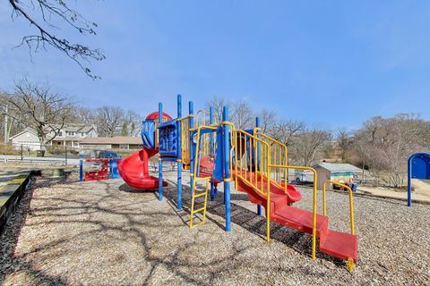 Tiny photo for 211 Woody Way, Oakwood Hills, IL 60013 (MLS # 12589198)