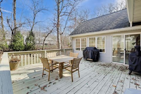 Tiny photo for 211 Woody Way, Oakwood Hills, IL 60013 (MLS # 12589198)