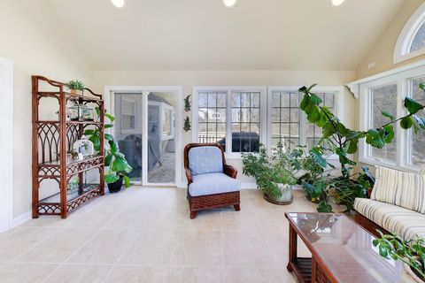 Tiny photo for 211 Woody Way, Oakwood Hills, IL 60013 (MLS # 12589198)