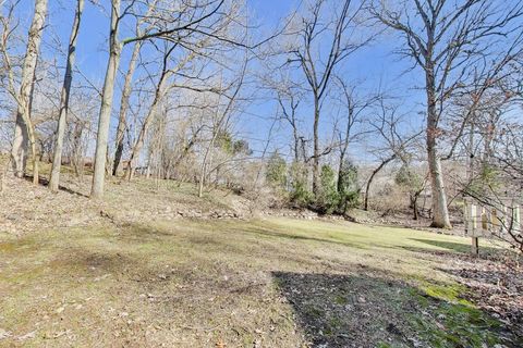 Tiny photo for 211 Woody Way, Oakwood Hills, IL 60013 (MLS # 12589198)