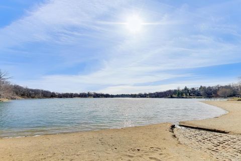 Tiny photo for 211 Woody Way, Oakwood Hills, IL 60013 (MLS # 12589198)