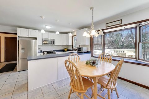 Tiny photo for 211 Woody Way, Oakwood Hills, IL 60013 (MLS # 12589198)