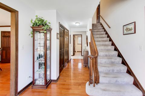 Tiny photo for 211 Woody Way, Oakwood Hills, IL 60013 (MLS # 12589198)