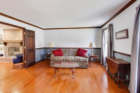 Tiny photo for 211 Woody Way, Oakwood Hills, IL 60013 (MLS # 12589198)