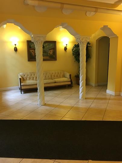 633 W Deming Place 2A