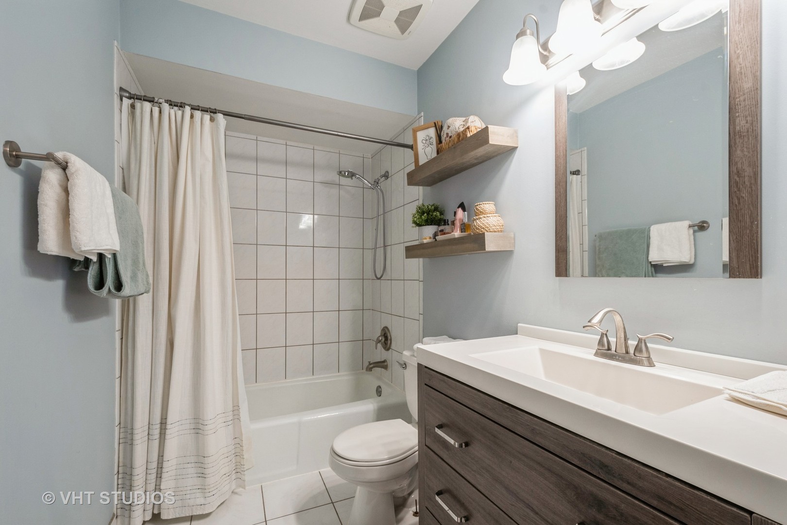 800 E Old Willow Road 2207