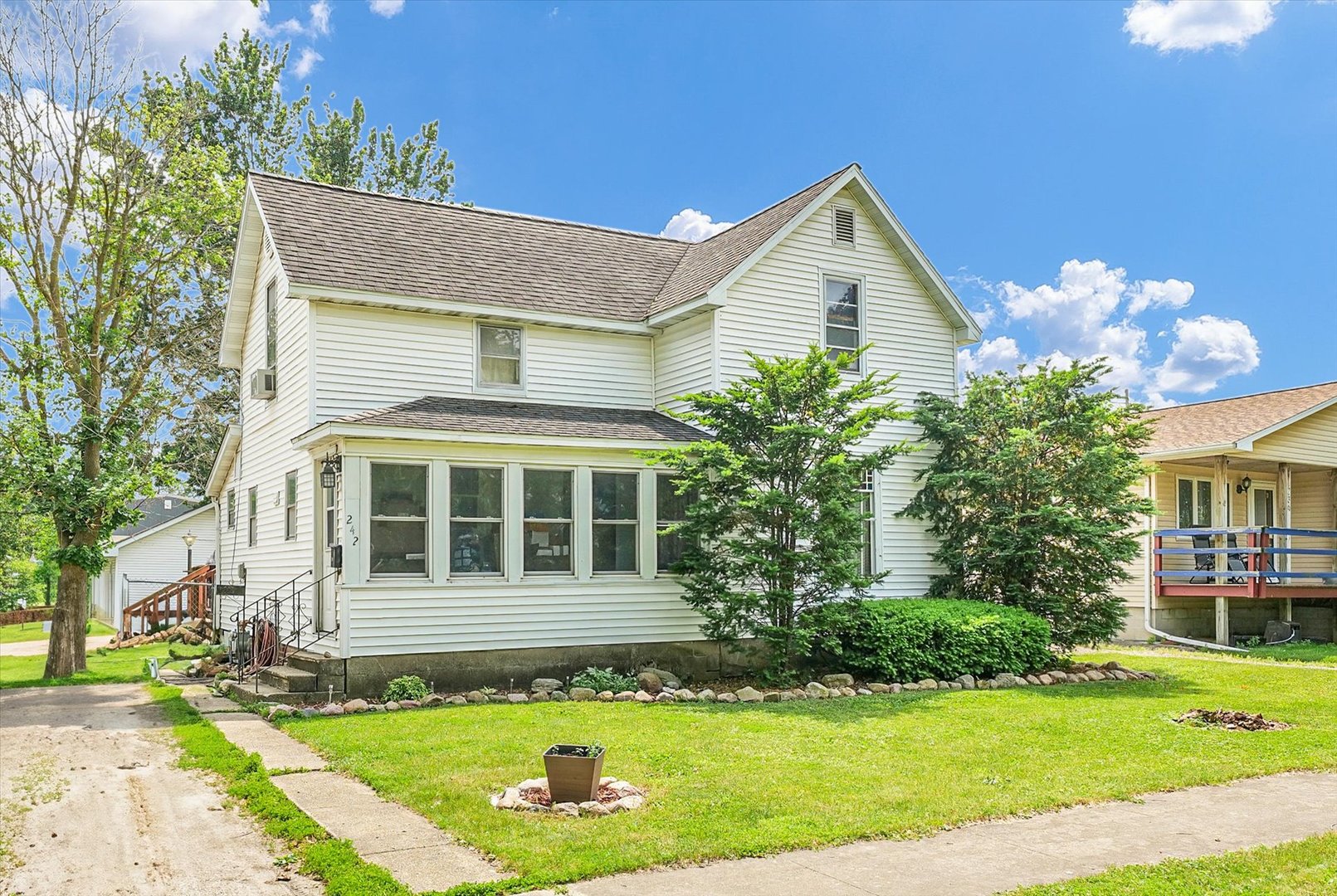 242 E Pine Street
