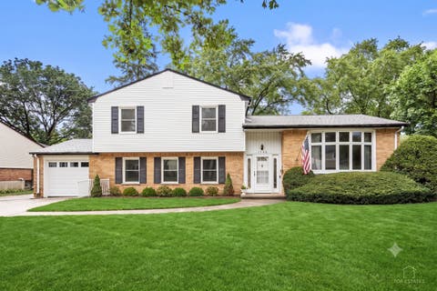 Photo of 1340 E Rosita Drive, Palatine, IL 60074 (MLS # 12716961)