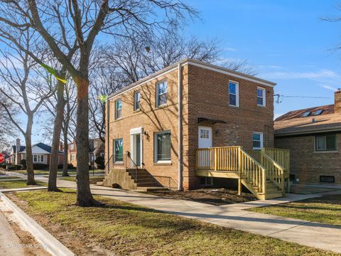 Tiny photo for 1701 N Sayre Avenue, Chicago, IL 60707 (MLS # 12635658)