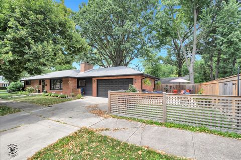 Tiny photo for 801 N Stone Avenue, La Grange Park, IL 60526 (MLS # 12698475)