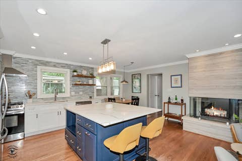Tiny photo for 801 N Stone Avenue, La Grange Park, IL 60526 (MLS # 12698475)