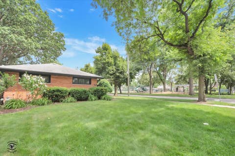 Tiny photo for 801 N Stone Avenue, La Grange Park, IL 60526 (MLS # 12698475)