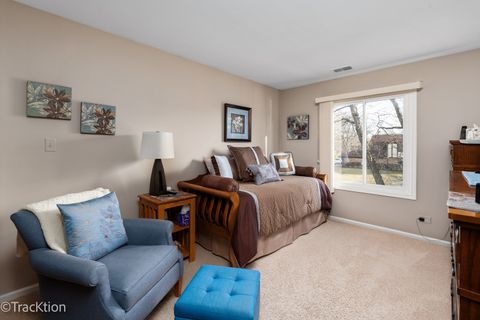 Tiny photo for 1014 Lakeland Court #2a, Wheeling, IL 60090 (MLS # 12540046)