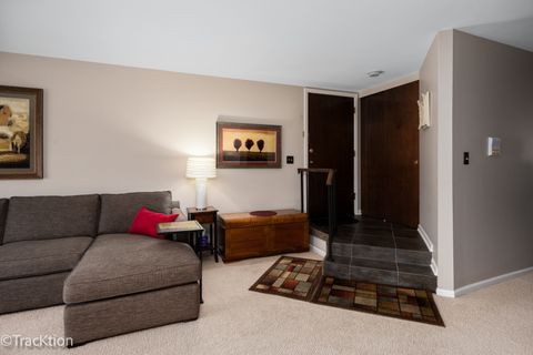 Tiny photo for 1014 Lakeland Court #2a, Wheeling, IL 60090 (MLS # 12540046)