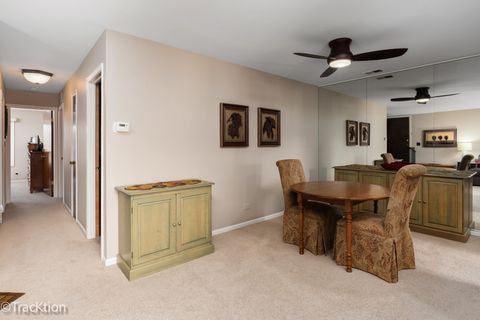Tiny photo for 1014 Lakeland Court #2a, Wheeling, IL 60090 (MLS # 12540046)