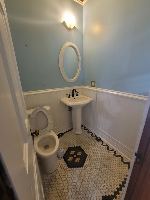 Tiny photo for 142 S Lincoln Avenue, Aurora, IL 60505 (MLS # 12495762)