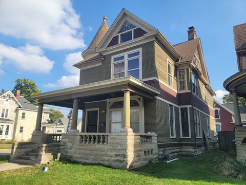 Tiny photo for 142 S Lincoln Avenue, Aurora, IL 60505 (MLS # 12495762)