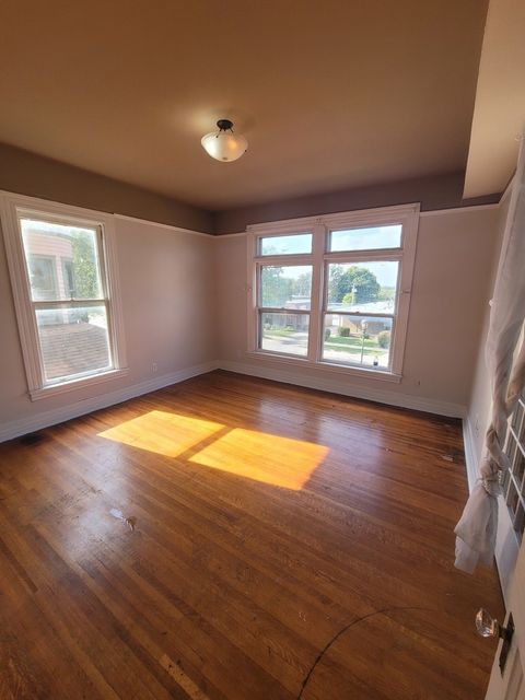 Tiny photo for 142 S Lincoln Avenue, Aurora, IL 60505 (MLS # 12495762)