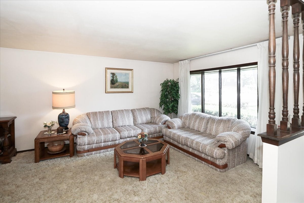 988 Tiverton Court