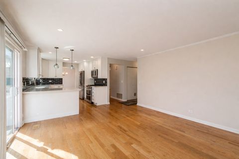 Tiny photo for 35 Manchester Lane, Vernon Hills, IL 60061 (MLS # 12596634)