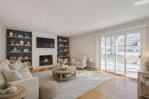 Tiny photo for 35 Manchester Lane, Vernon Hills, IL 60061 (MLS # 12596634)