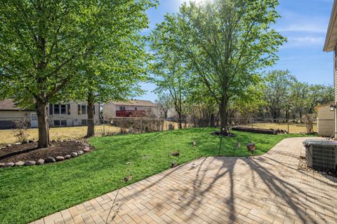 Tiny photo for 35 Manchester Lane, Vernon Hills, IL 60061 (MLS # 12596634)