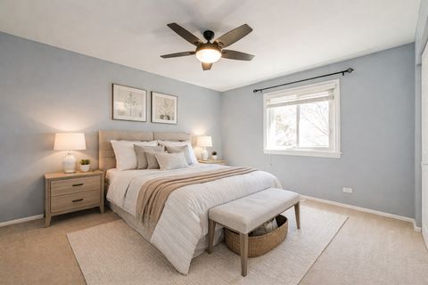 Tiny photo for 35 Manchester Lane, Vernon Hills, IL 60061 (MLS # 12596634)