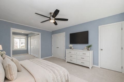 Tiny photo for 35 Manchester Lane, Vernon Hills, IL 60061 (MLS # 12596634)