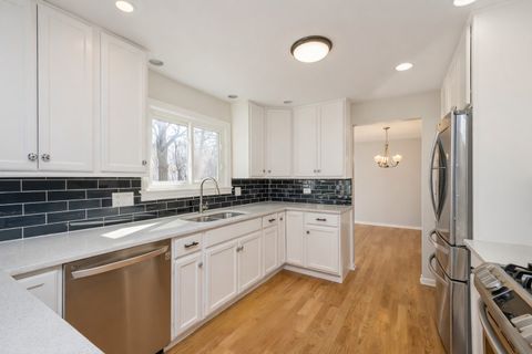 Tiny photo for 35 Manchester Lane, Vernon Hills, IL 60061 (MLS # 12596634)