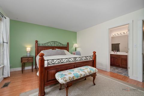 Tiny photo for 908 S Arlington Drive, Round Lake, IL 60073 (MLS # 12517075)