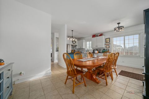 Tiny photo for 908 S Arlington Drive, Round Lake, IL 60073 (MLS # 12517075)