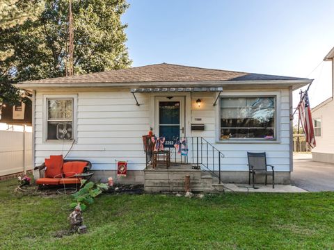 Photo of 2202 E Washington Street, Joliet, IL 60433 (MLS # 12479340)